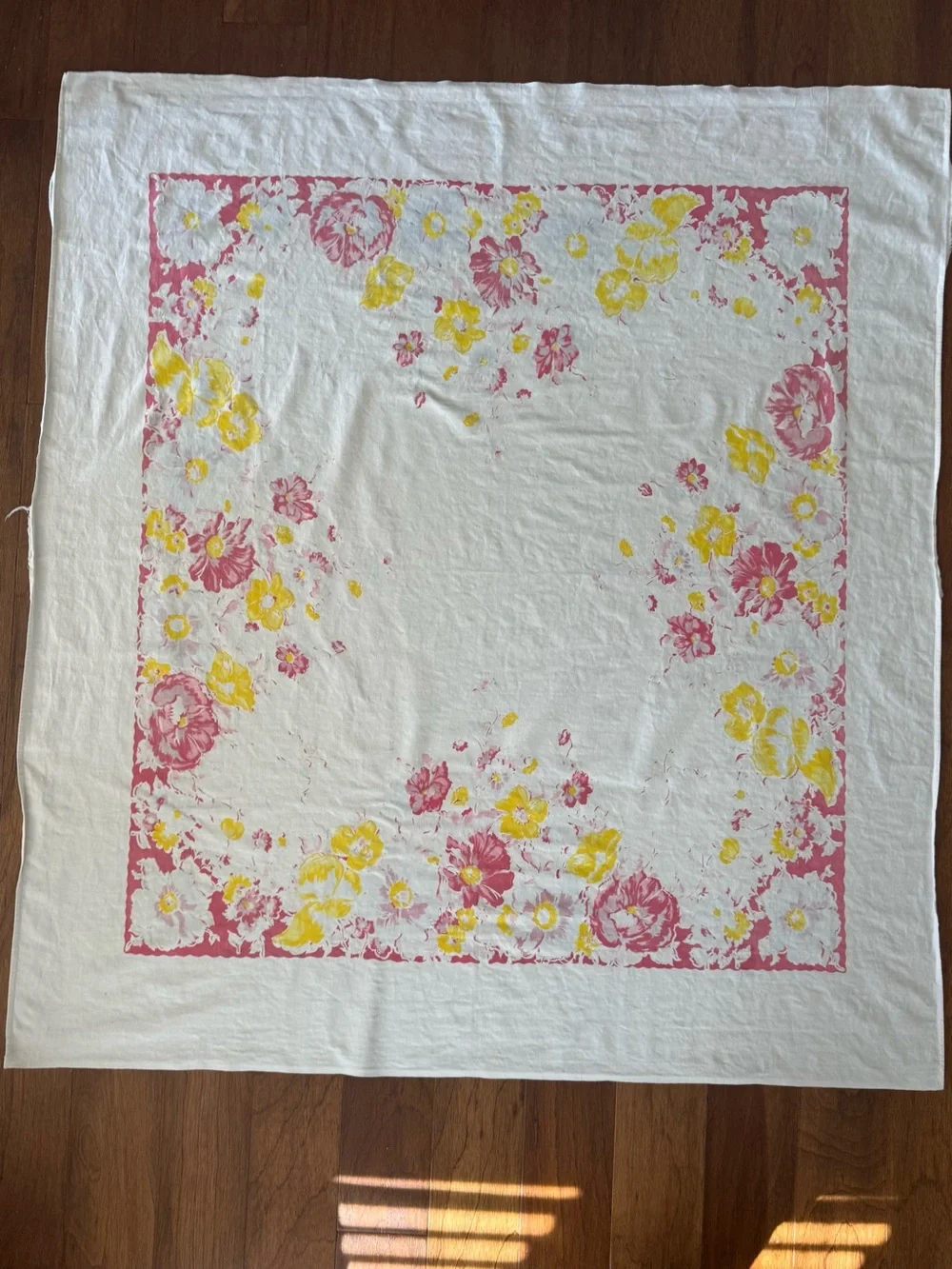 Vintage 1940-1950 Cotton Floral Tablecloth 56” X 51”